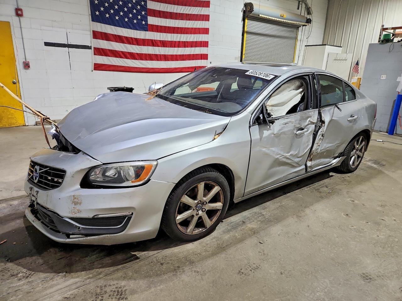 2016 Volvo S60 Premier - zdjęcie główne