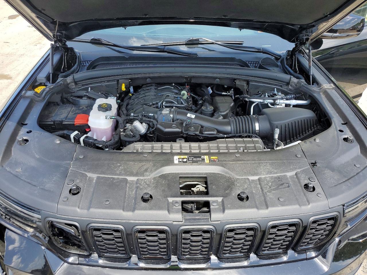 2025 Jeep Grand Cherokee Laredo - zdjęcie 12