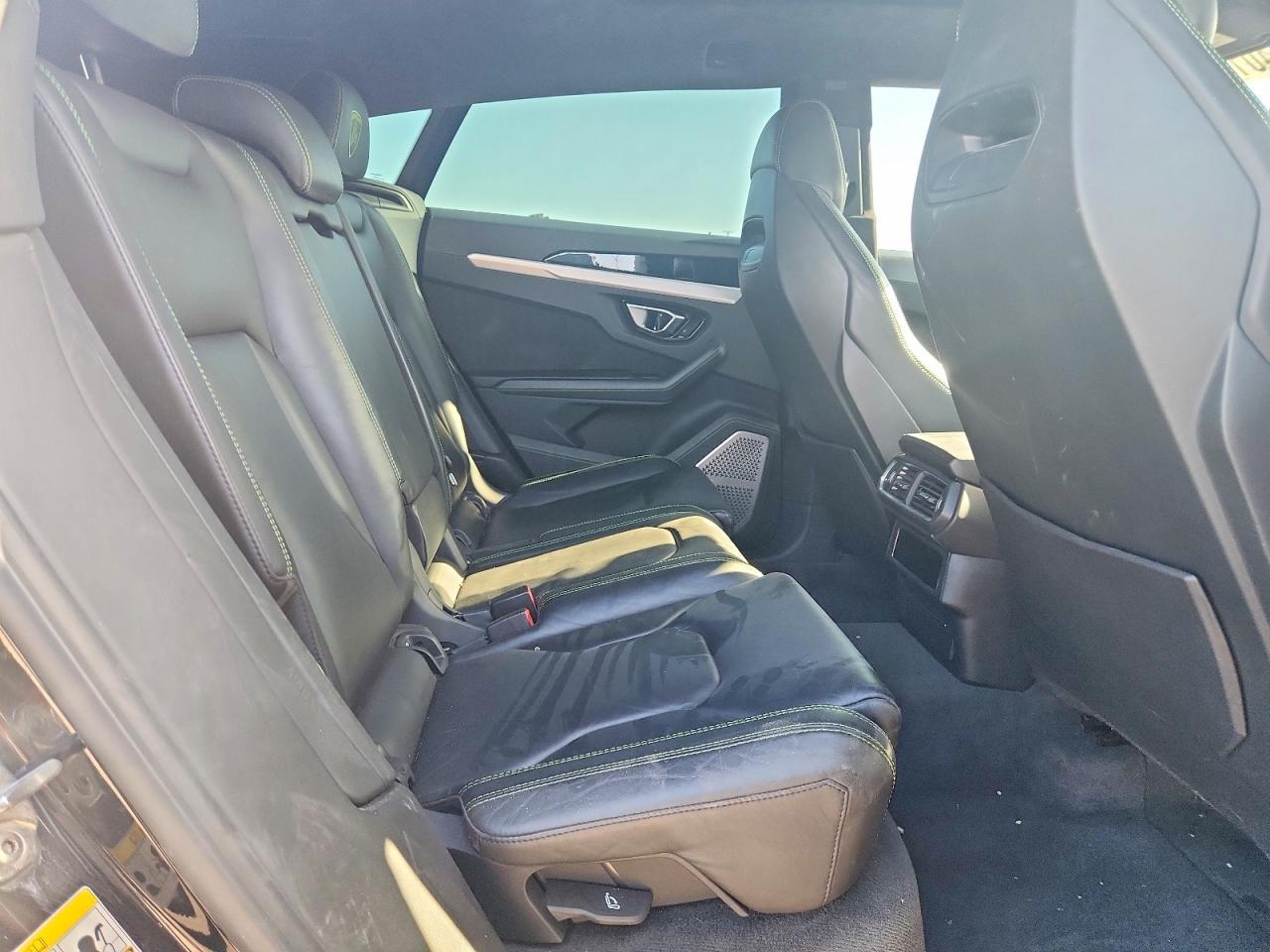 2019 Lamborghini Urus - zdjęcie 11