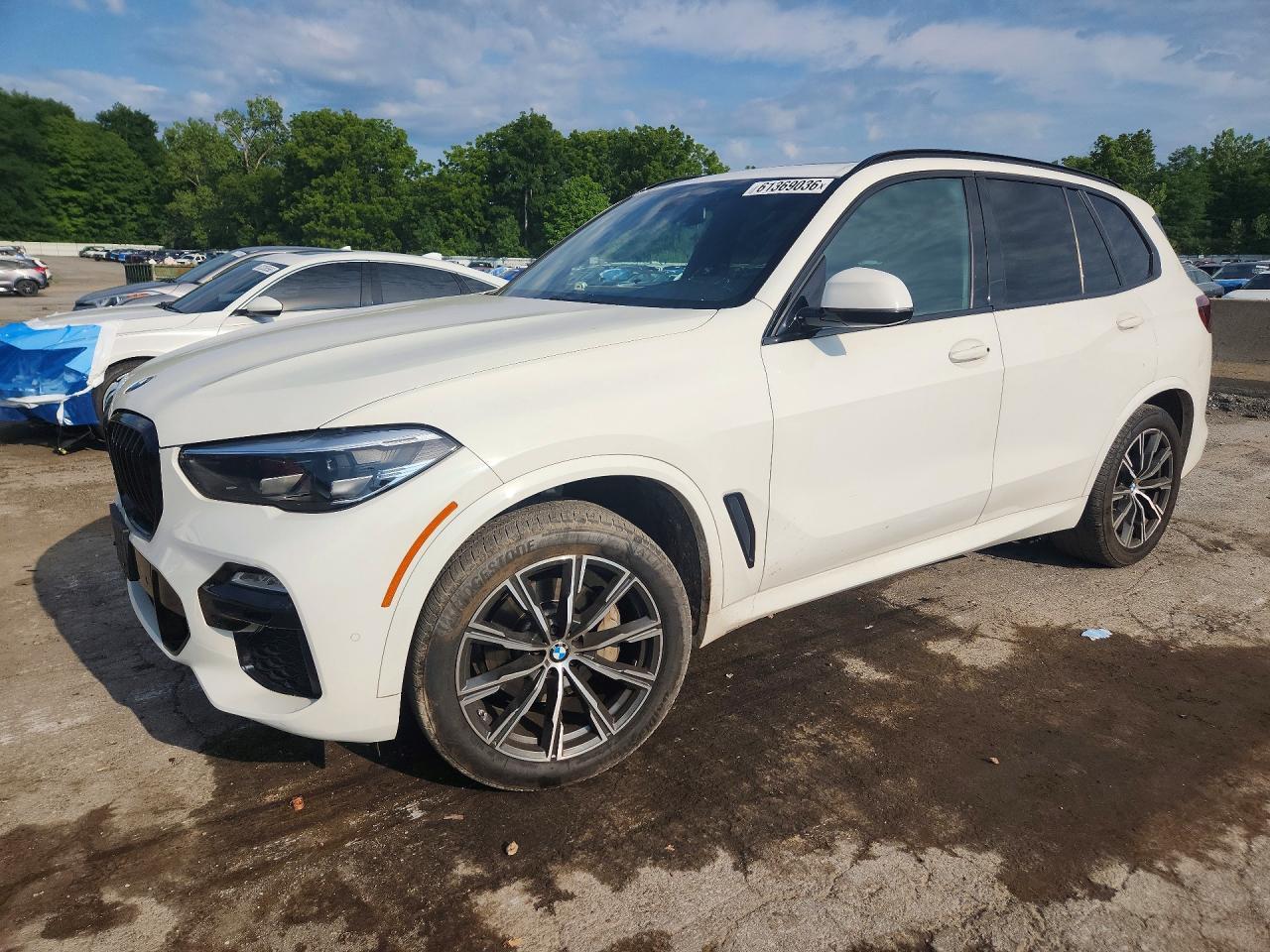 2021 BMW X5 xDrive40I - zdjęcie główne
