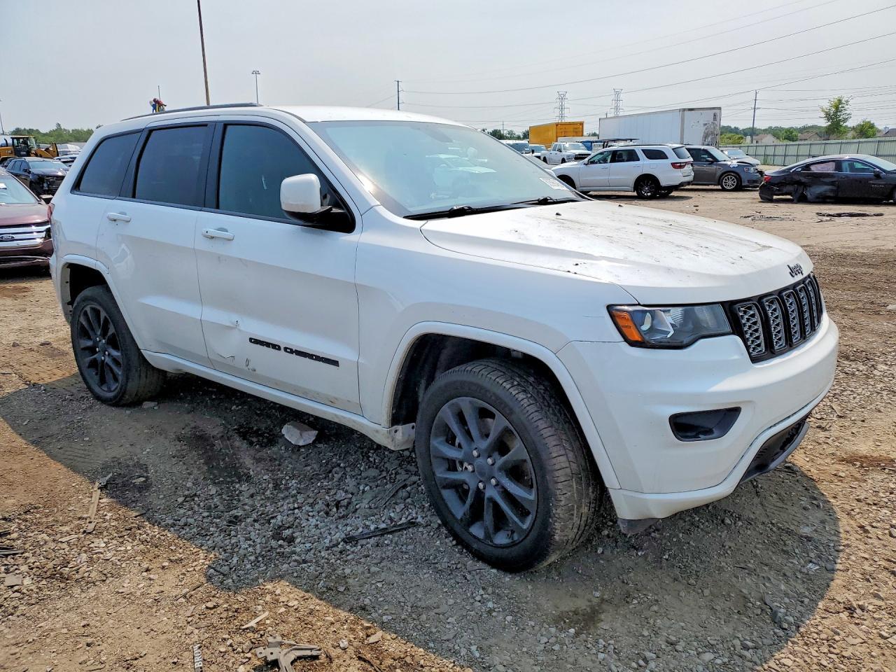 2021 Jeep Grand Cherokee Laredo - zdjęcie 4