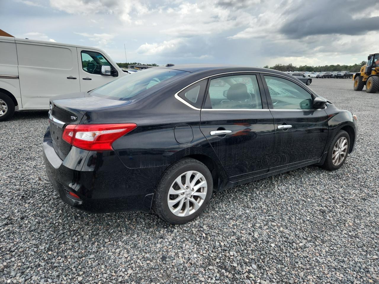 2018 Nissan Sentra S - zdjęcie 3