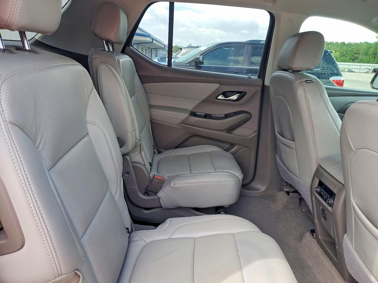 2021 Chevrolet Traverse Lt - zdjęcie 11