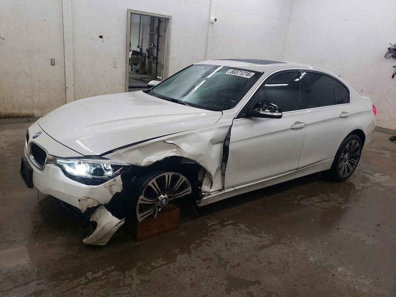 2017 BMW 330 Xi - zdjęcie główne