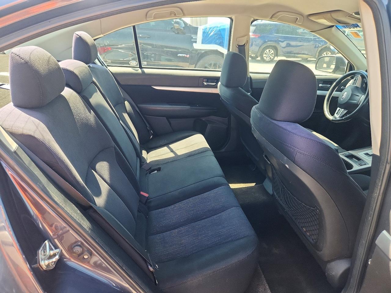2014 Subaru Legacy 2.5I Premium - zdjęcie 10