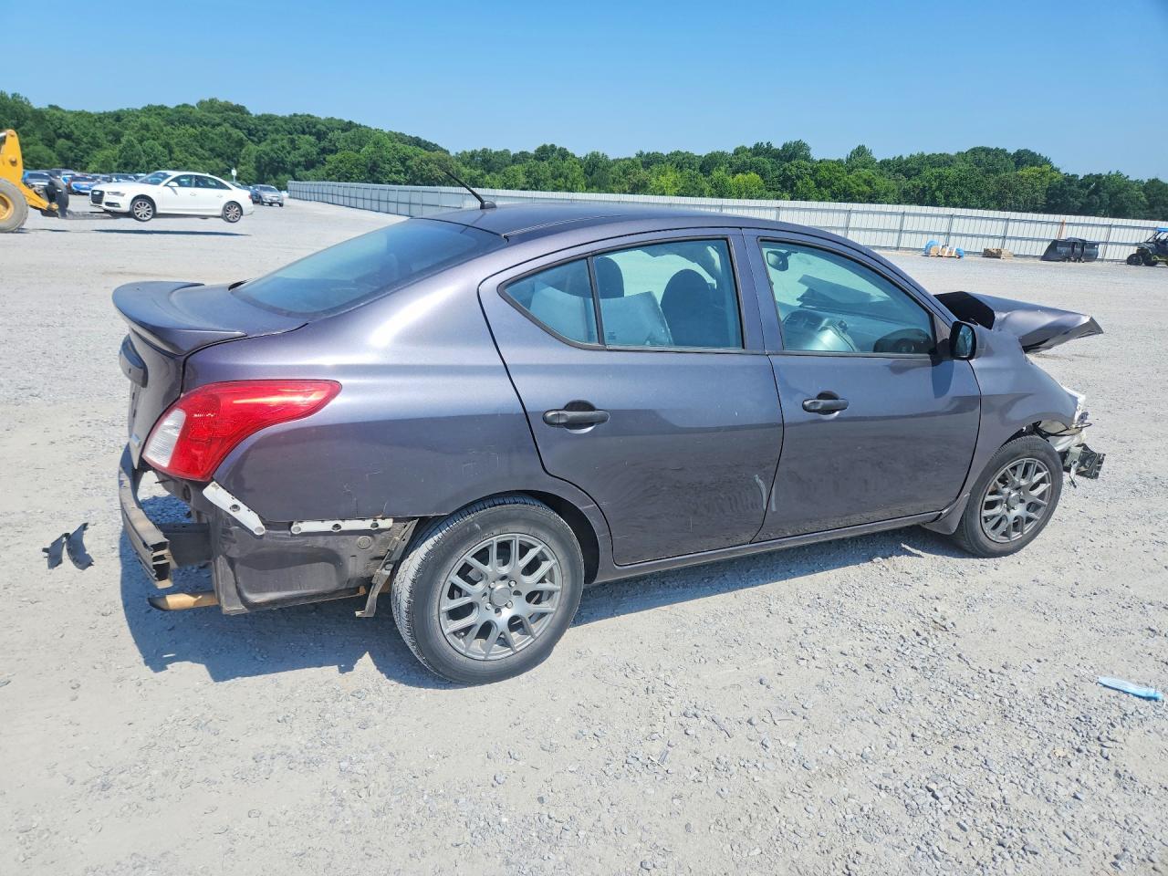2015 Nissan Versa 1.6 S Plus - zdjęcie 3