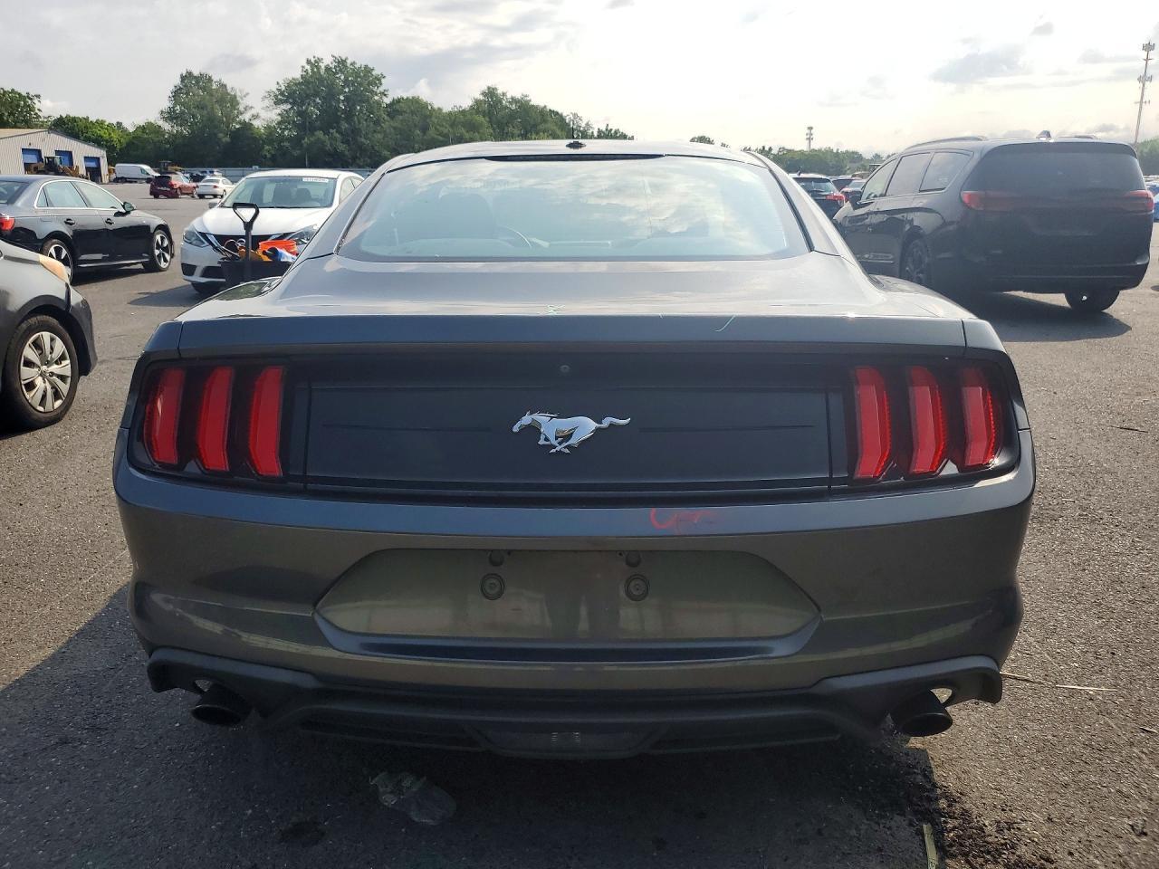 2019 Ford Mustang - zdjęcie 6
