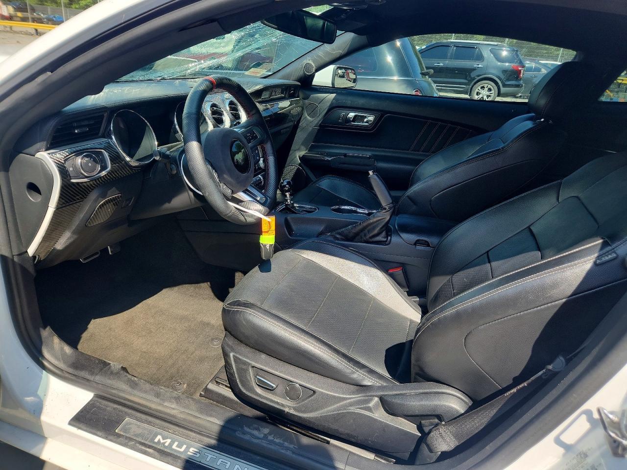 2017 Ford Mustang - zdjęcie 7