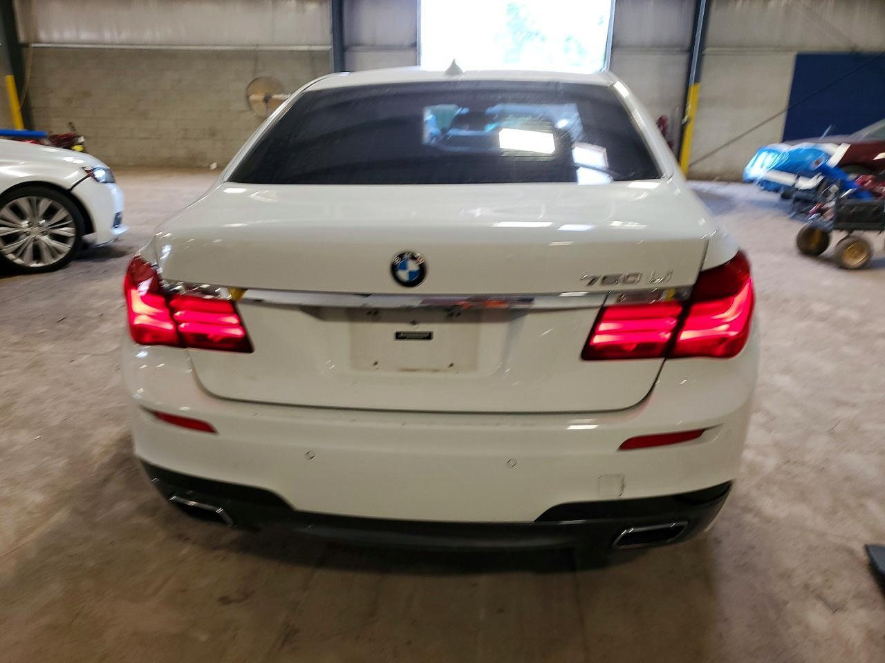 2014 BMW 750 Li - zdjęcie 6