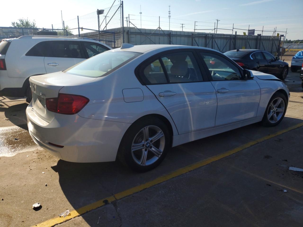2014 BMW 320 I xDrive - zdjęcie 3
