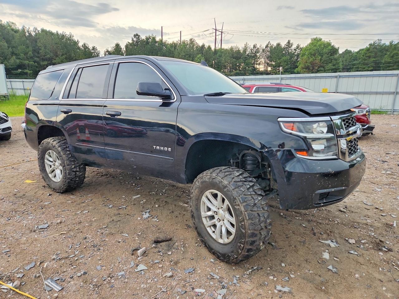 2017 Chevrolet Tahoe C1500 Lt - zdjęcie 4