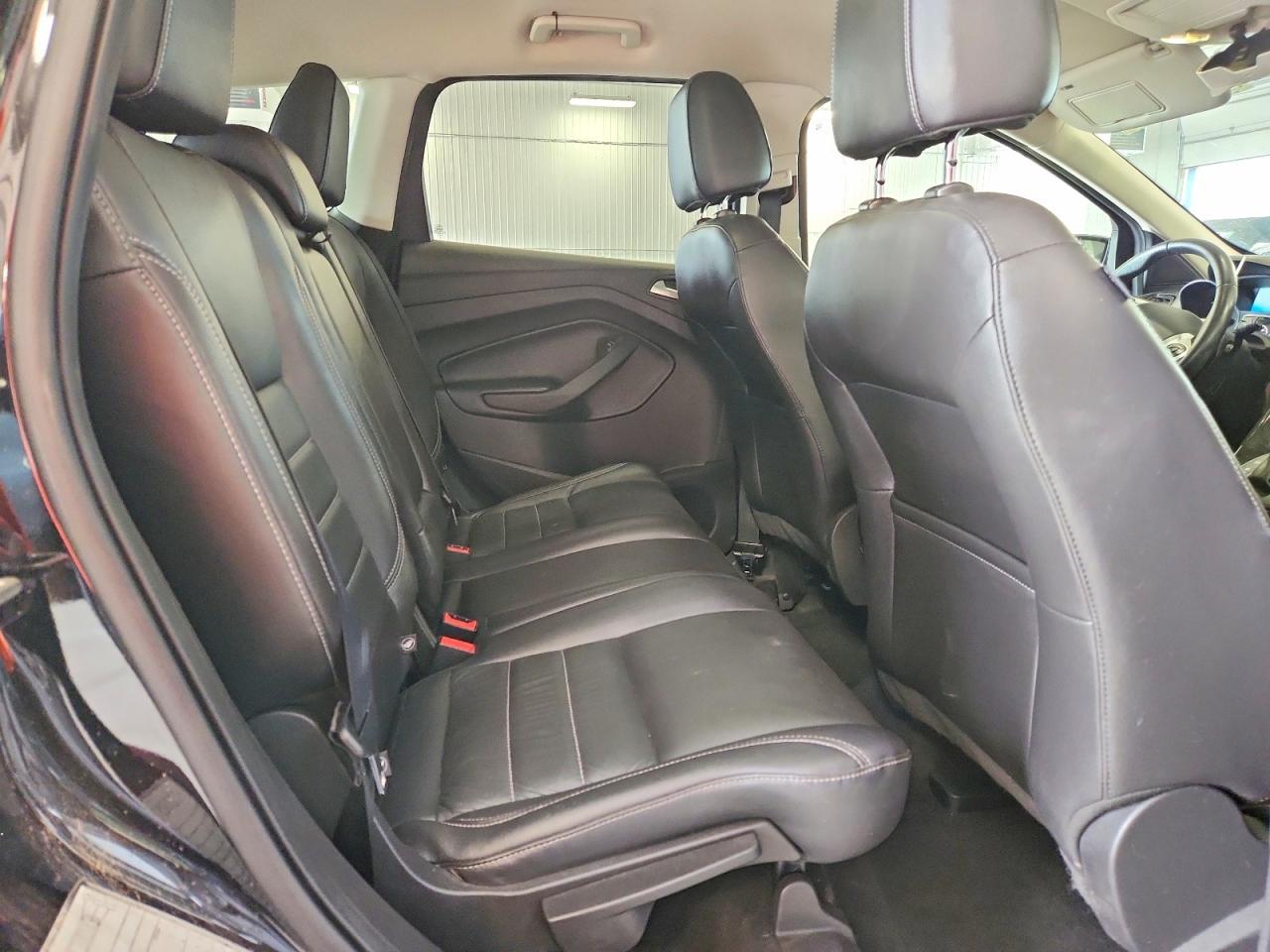 2016 Ford Escape Titanium - zdjęcie 11