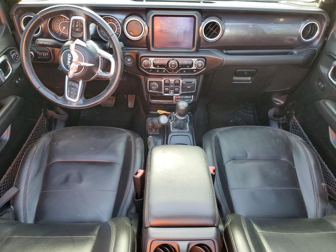 2021 Jeep Wrangler Unlimited Sahara - zdjęcie 8