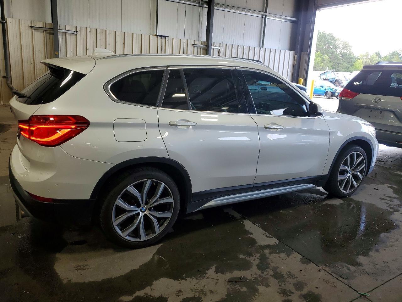 2016 BMW X1 xDrive28I - zdjęcie 3