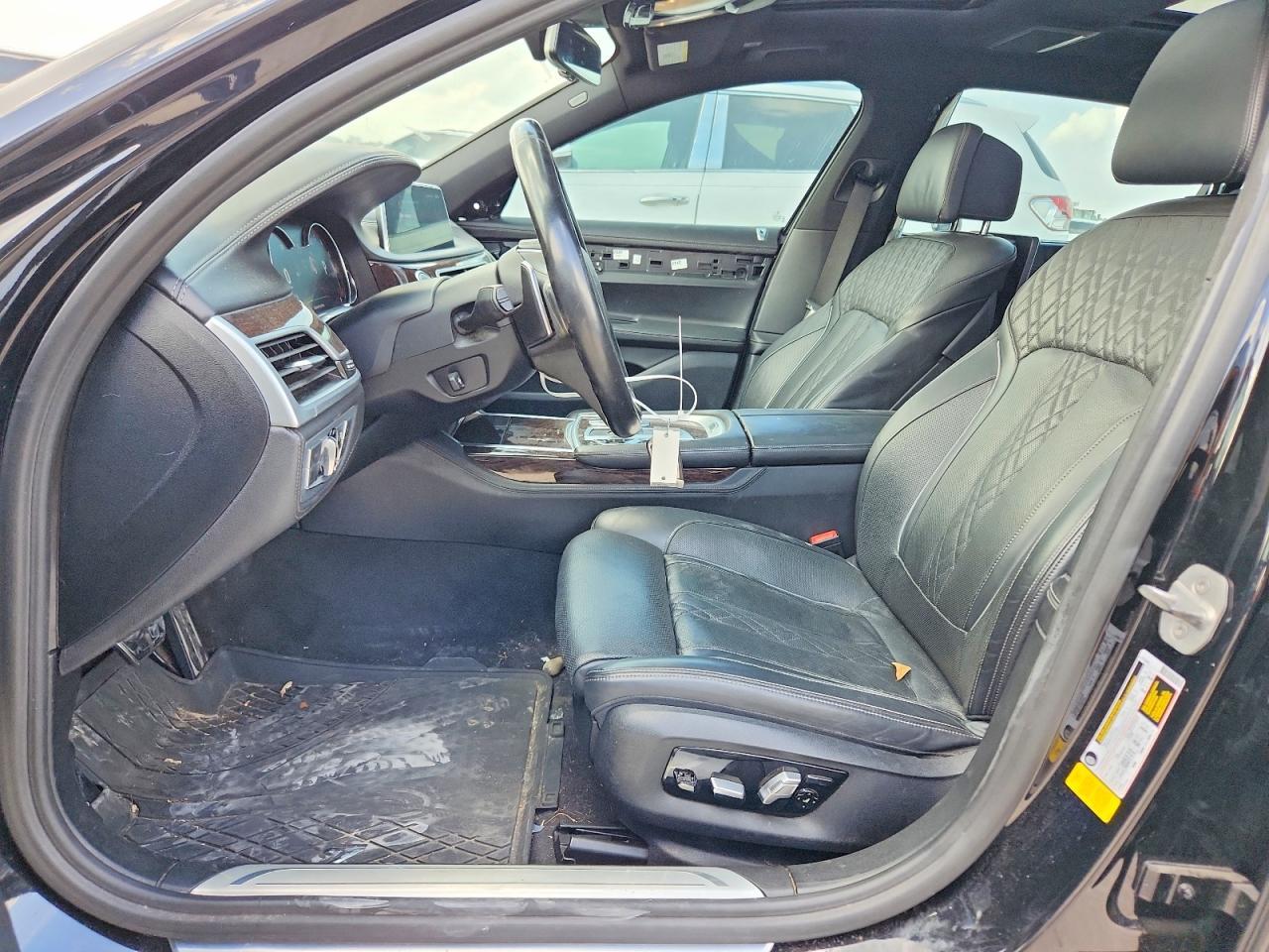 2018 BMW 750 I - zdjęcie 7