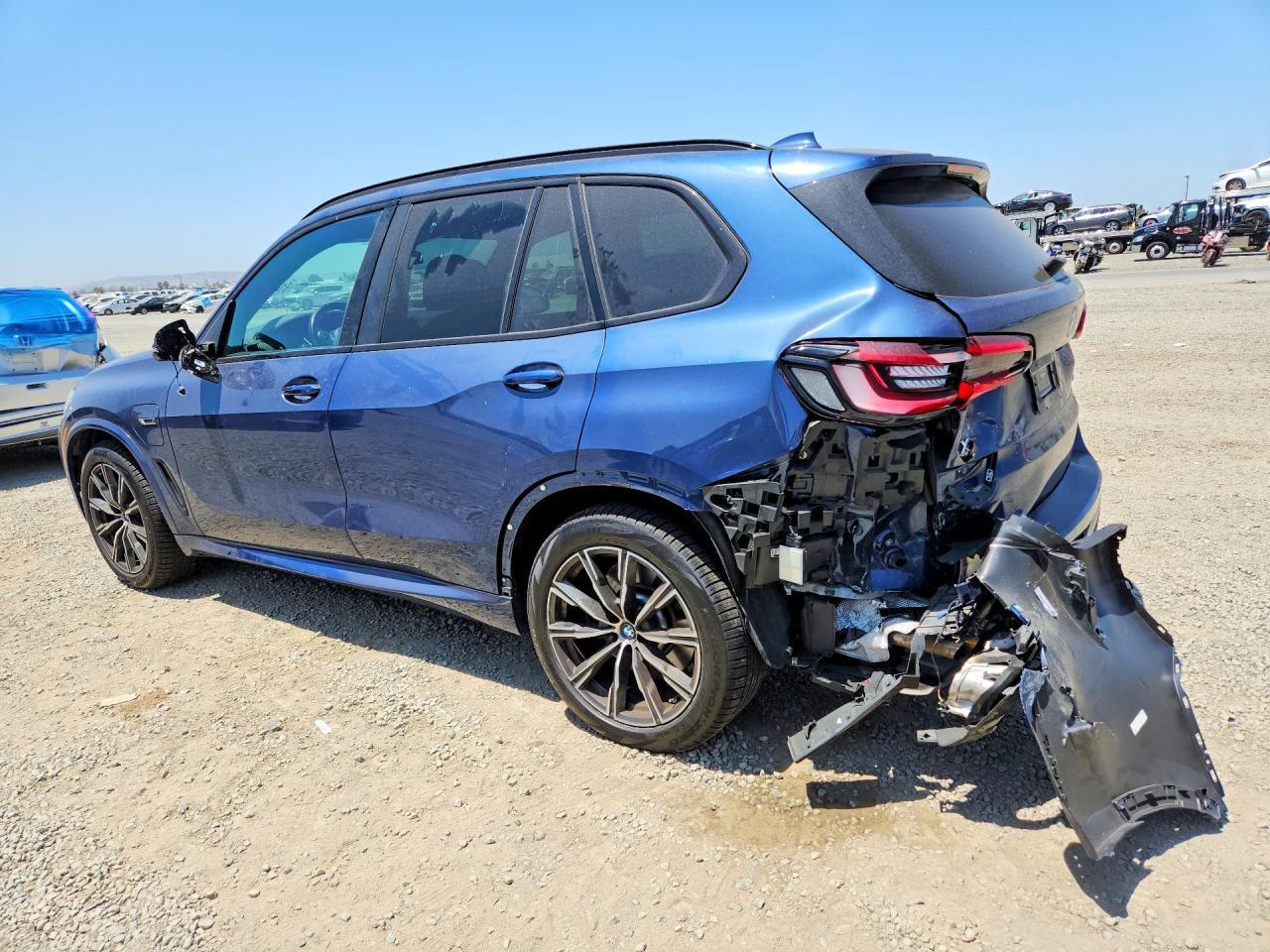 2023 BMW X5 xDrive45E - zdjęcie 2