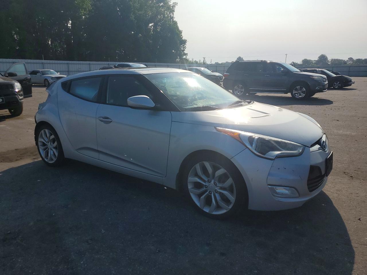 2013 Hyundai Veloster Base - zdjęcie 4