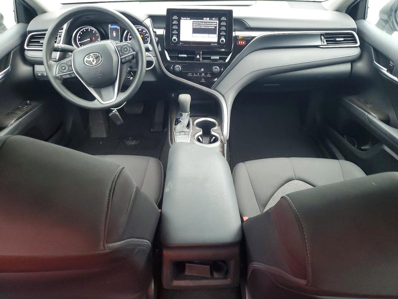 2023 Toyota Camry Le - zdjęcie 8