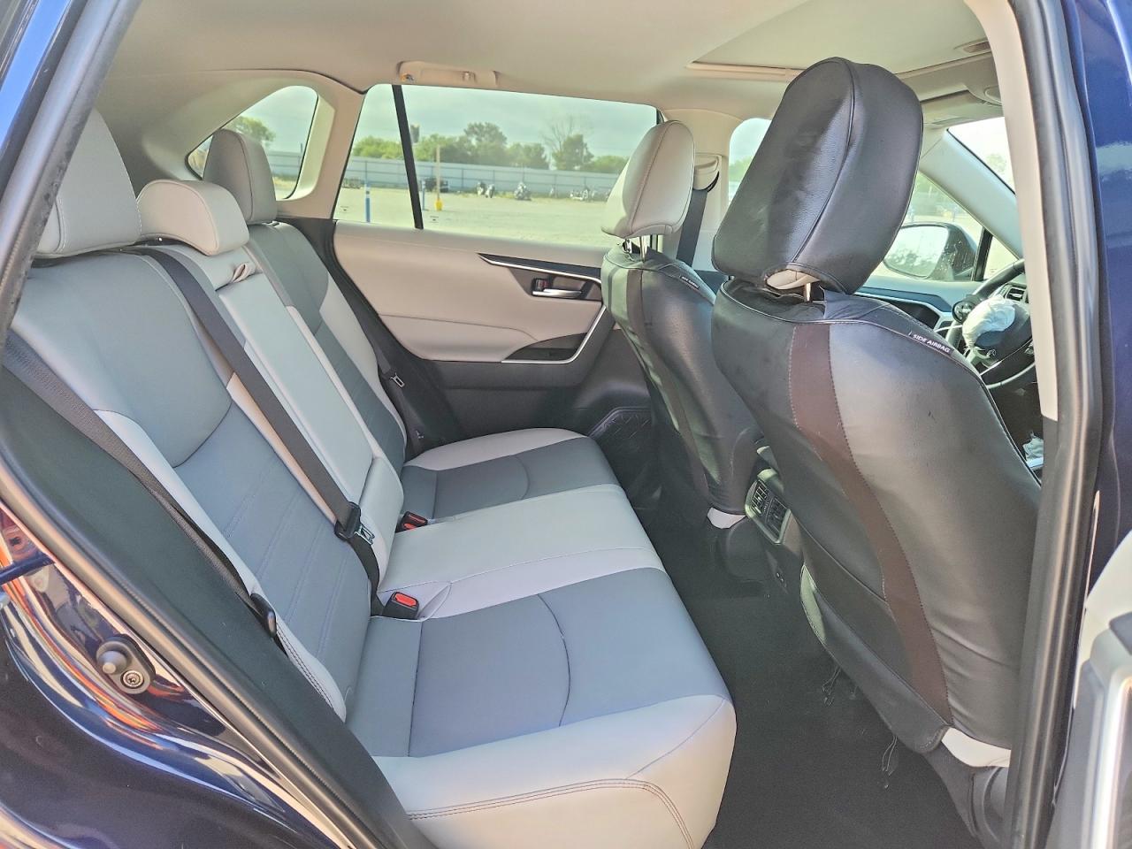 2025 Toyota Rav4 Xle Premium - zdjęcie 11