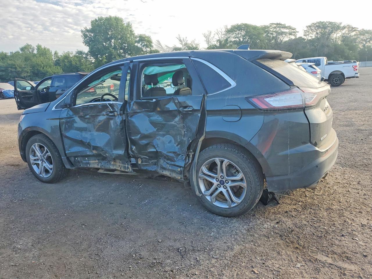2015 Ford Edge Titanium - zdjęcie 2