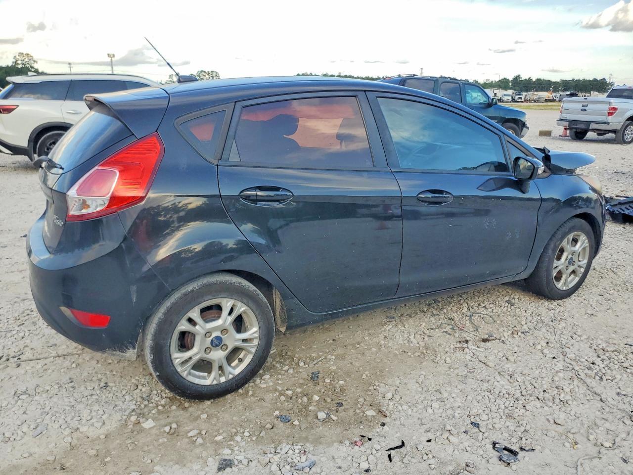 2014 Ford Fiesta Se - zdjęcie 3