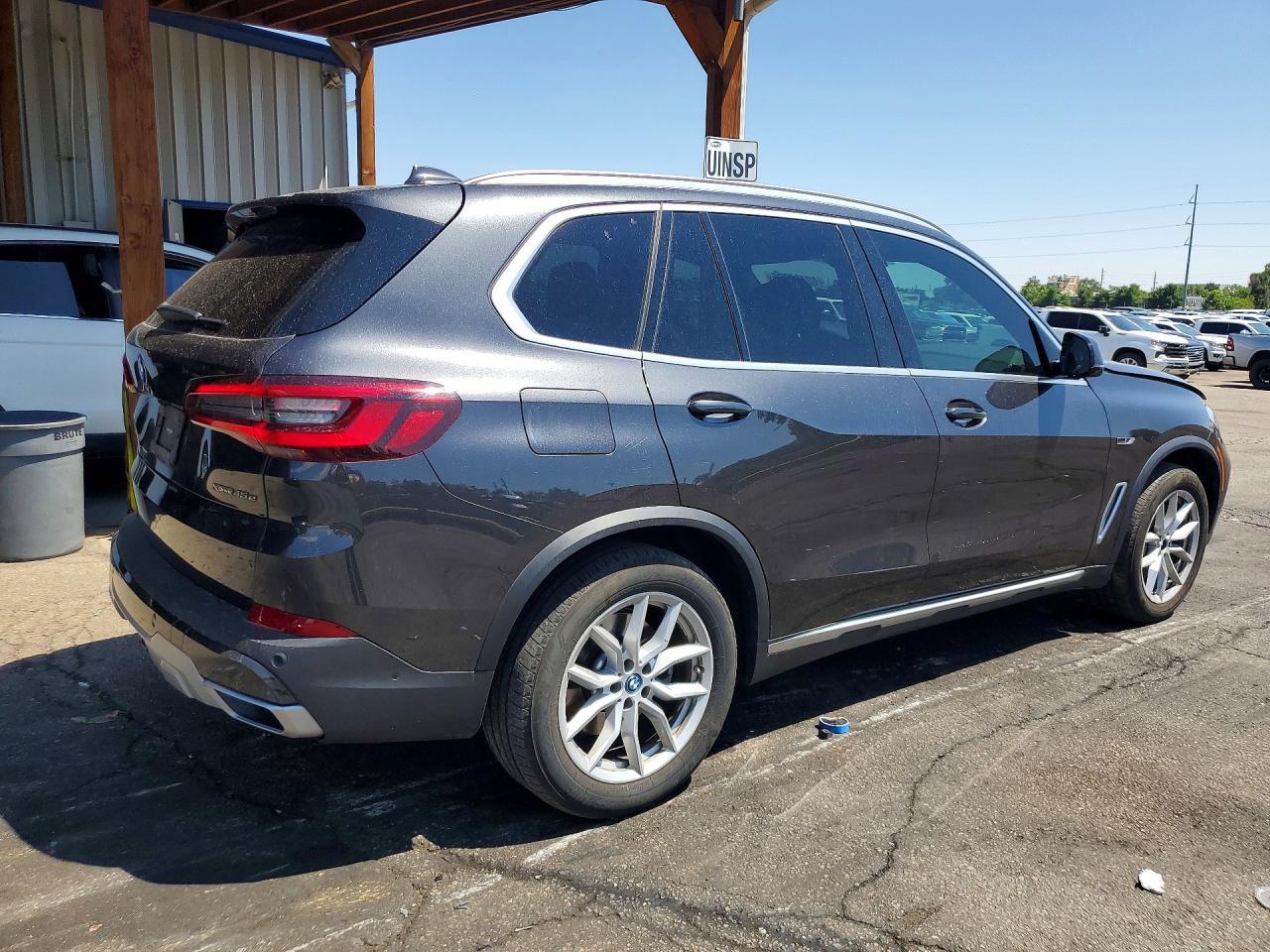 2022 BMW X5 xDrive45E - zdjęcie 3