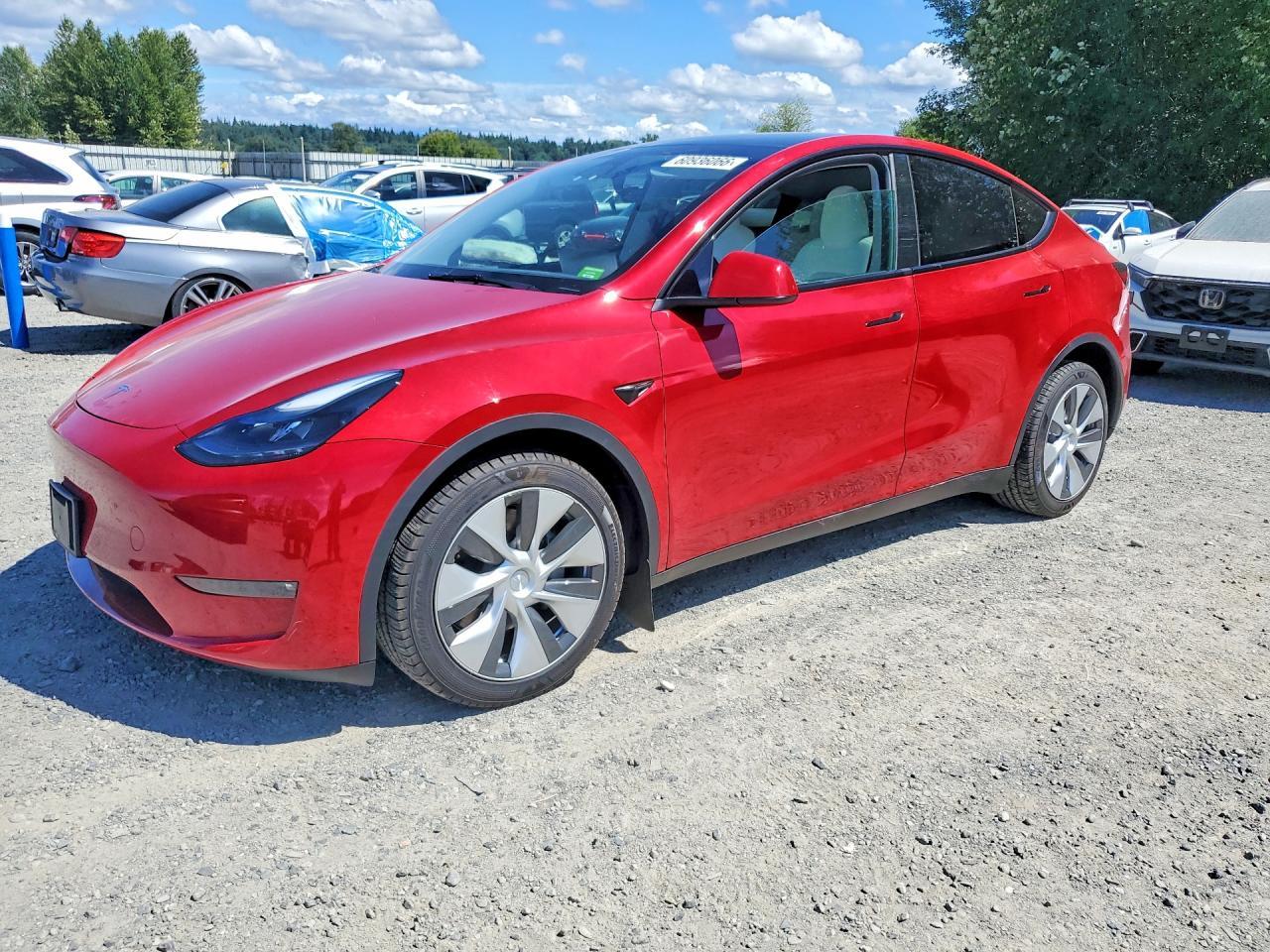 2023 Tesla Model Y - zdjęcie główne