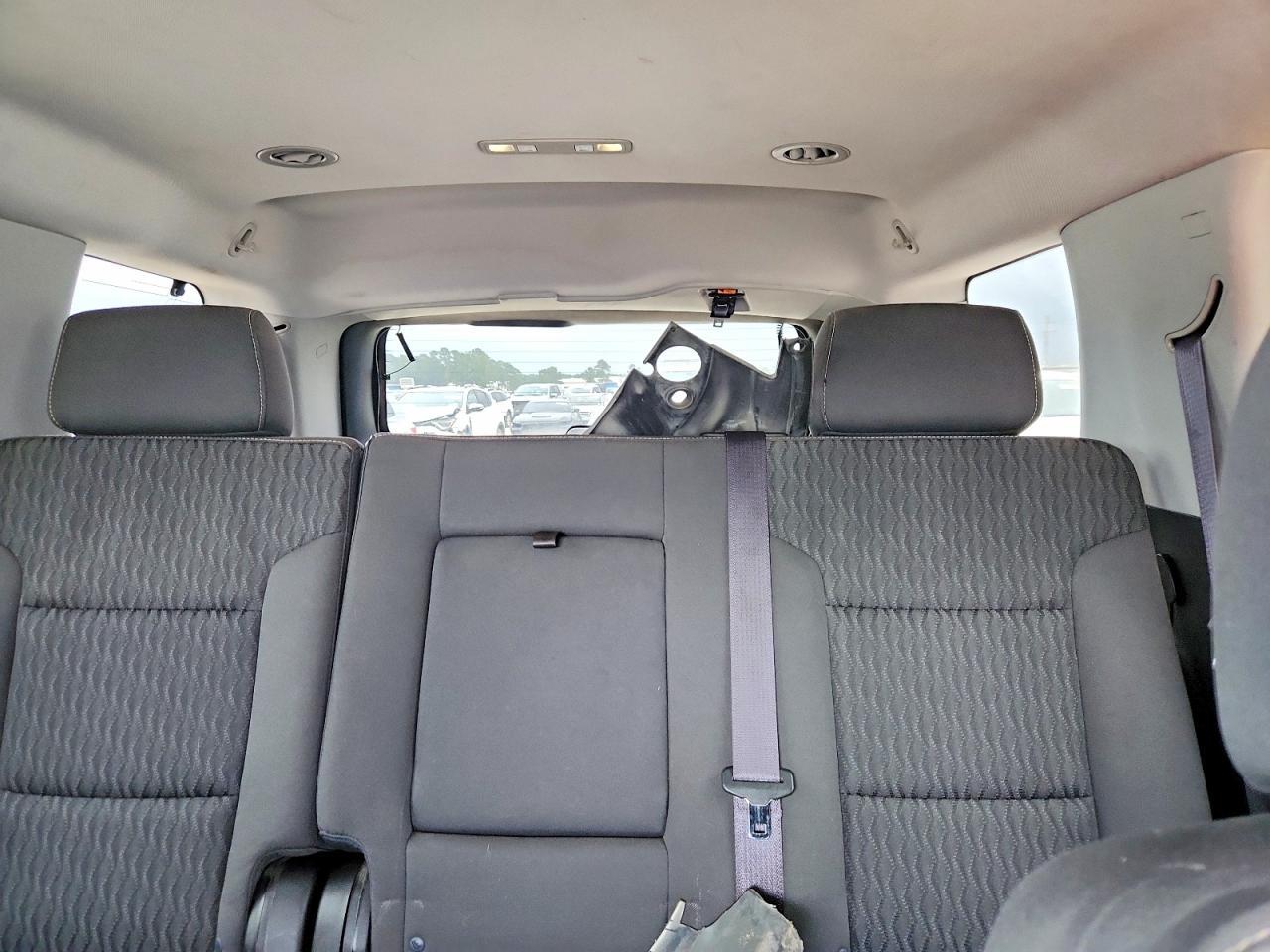 2016 Chevrolet Tahoe C1500 Ls - zdjęcie 10