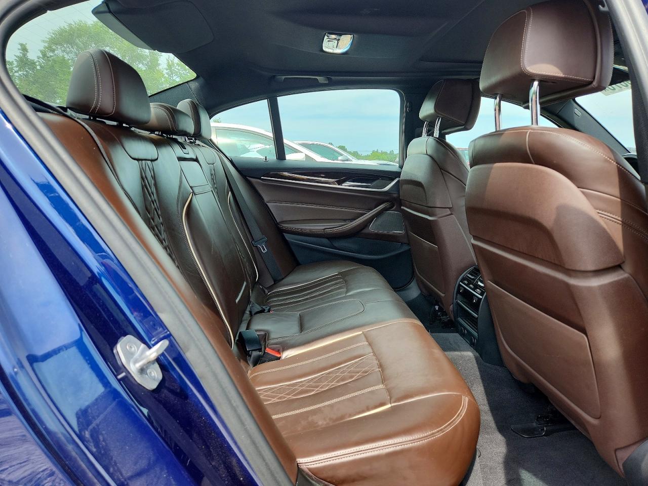 2018 BMW Seria 5 M550i - zdjęcie 10