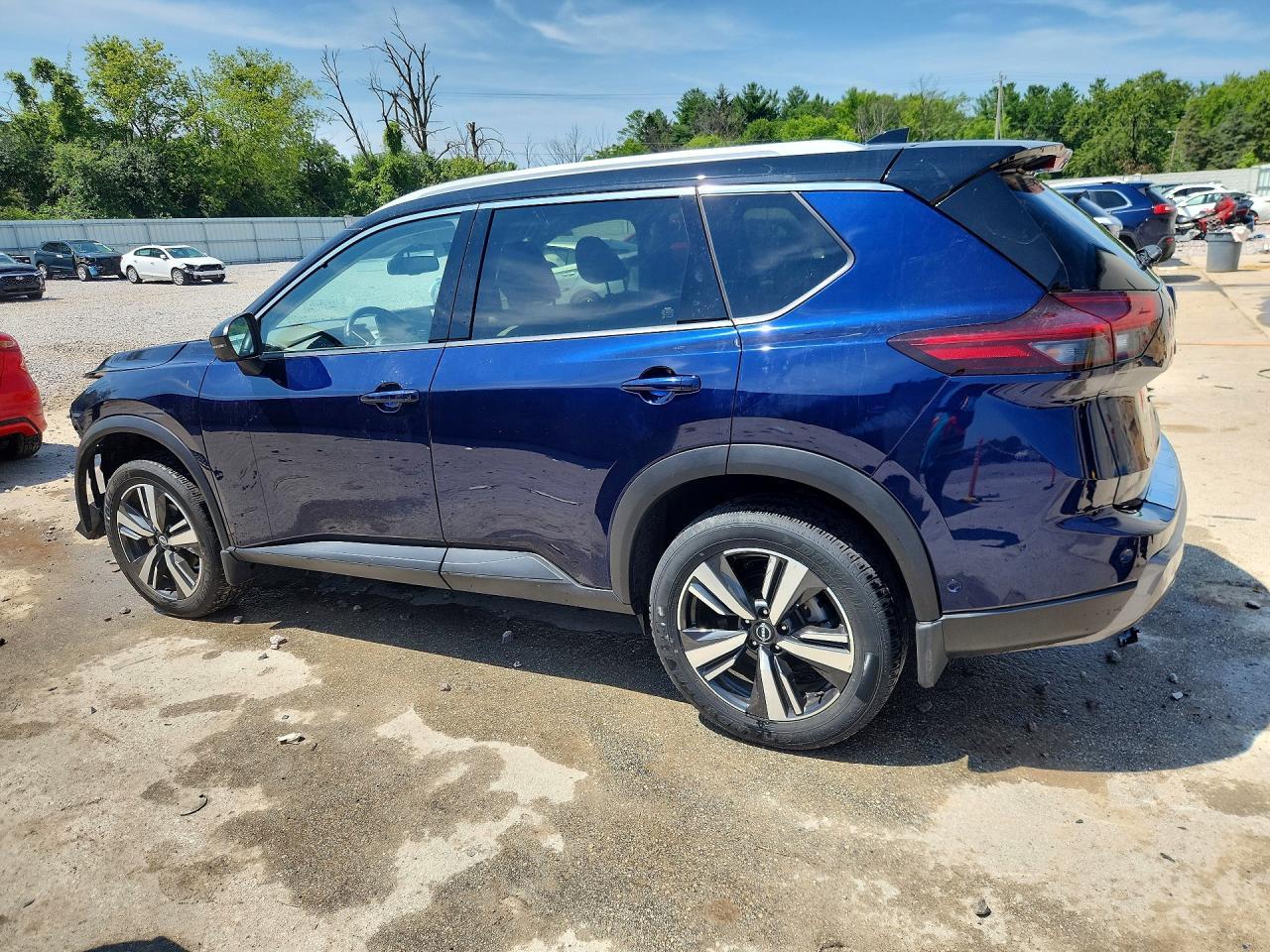 2024 Nissan Rogue Sl - zdjęcie 2