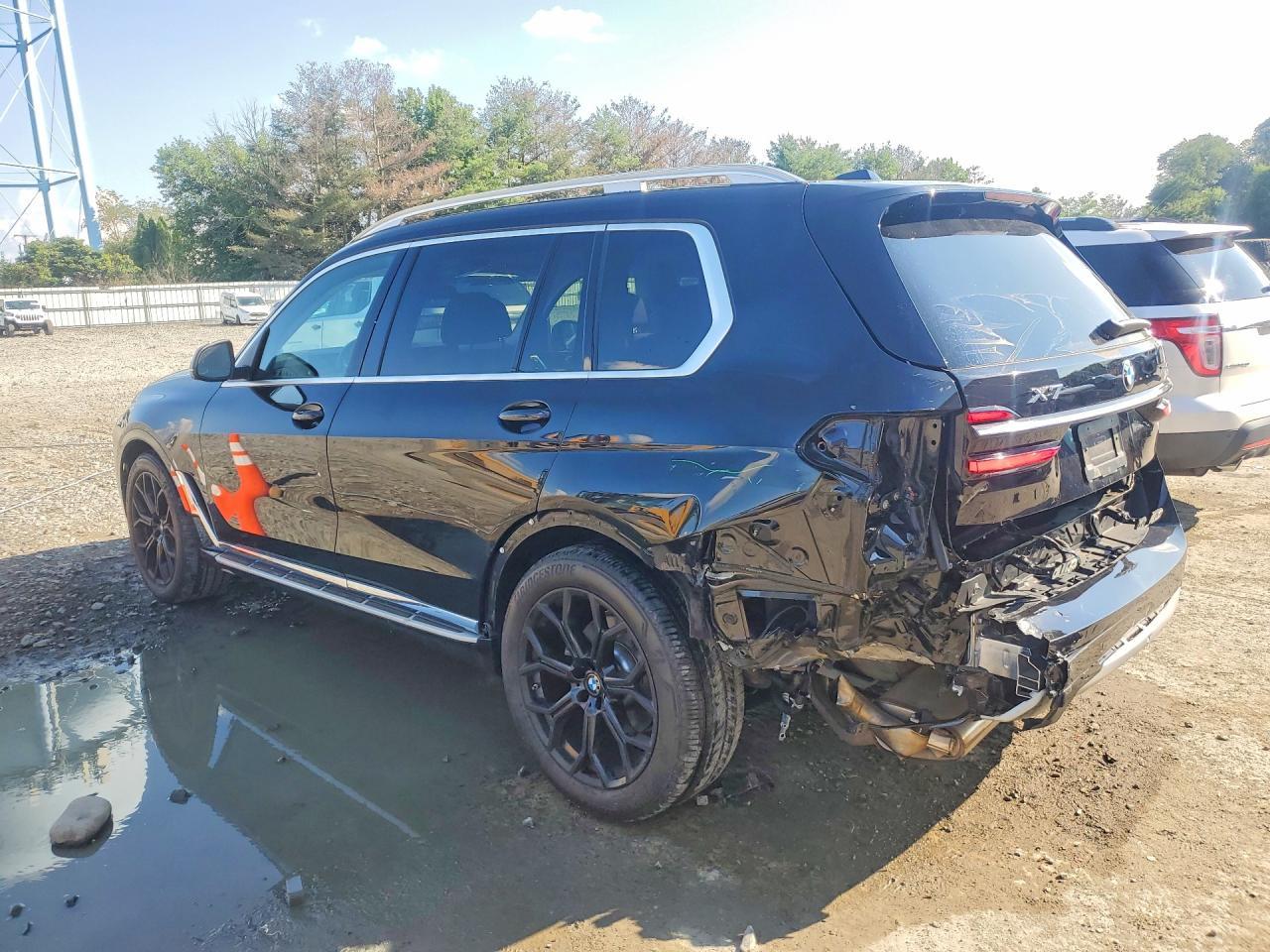 2025 BMW X7 xDrive40I - zdjęcie 2