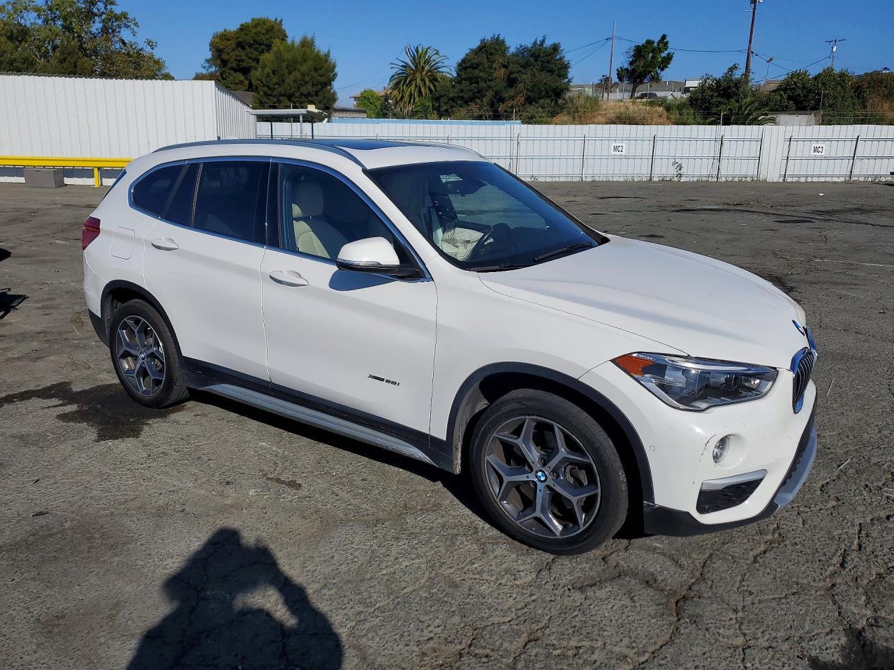 BMW X1 - zdjęcie 4