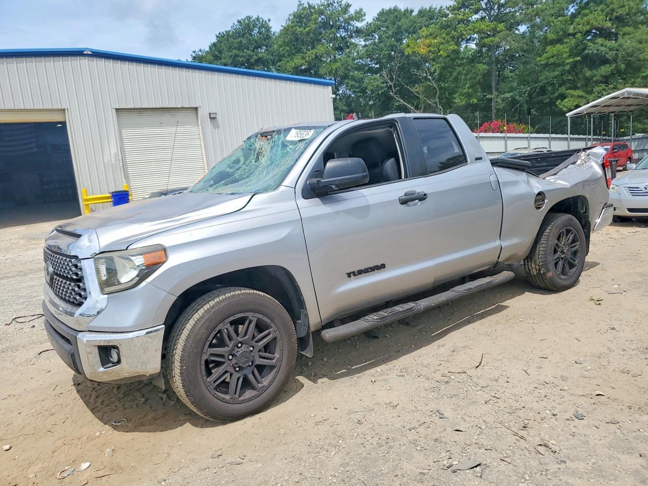 2018 Toyota Tundra Sr5 - zdjęcie główne