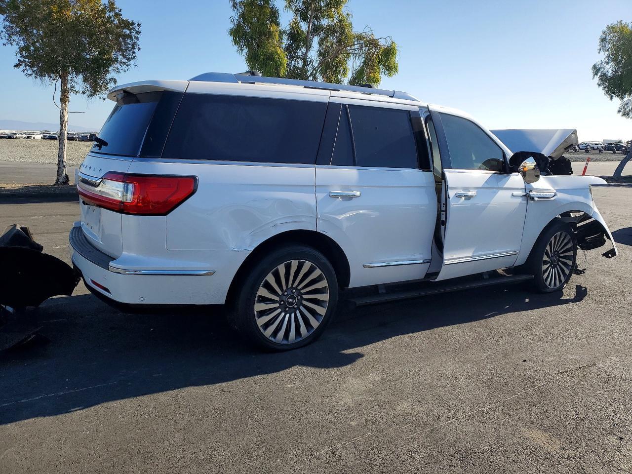 2019 Lincoln Navigator Reserve - zdjęcie 3