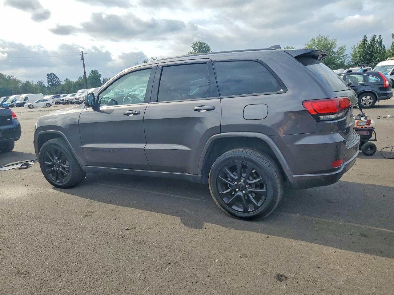 2020 Jeep Grand Cherokee Laredo - zdjęcie 2