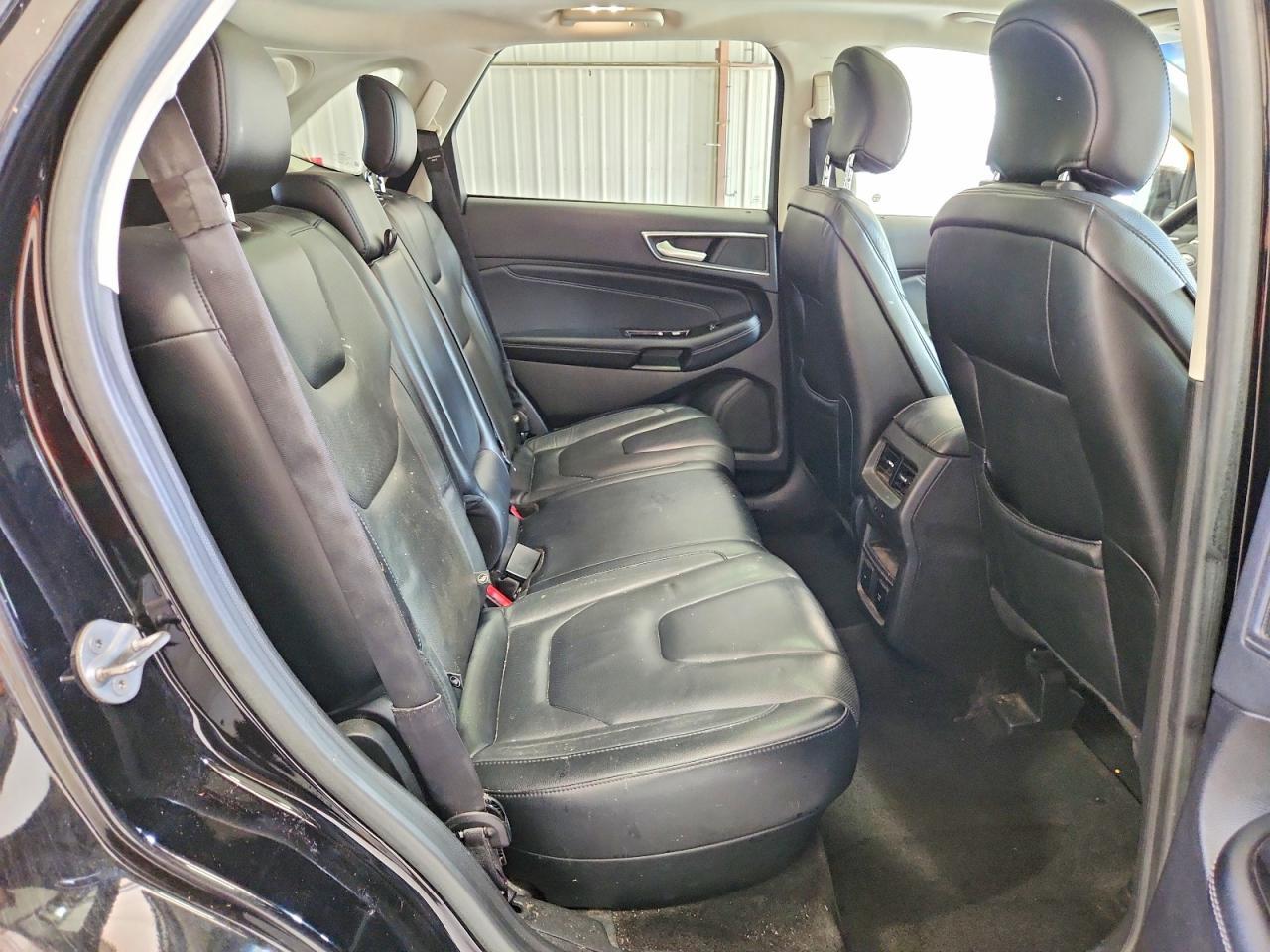 2017 Ford Edge Titanium - zdjęcie 11