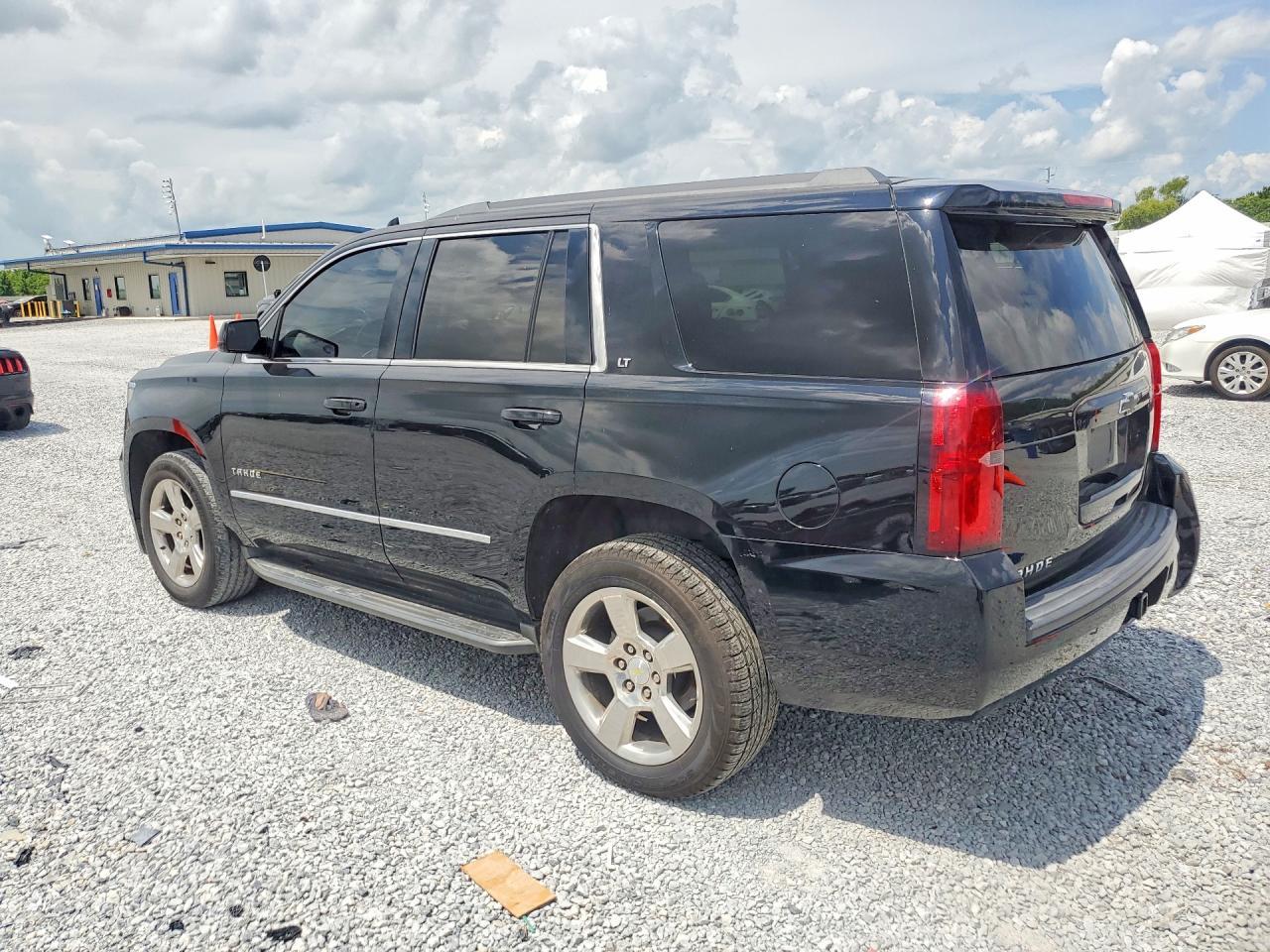 2016 Chevrolet Tahoe C1500 Lt - zdjęcie 2