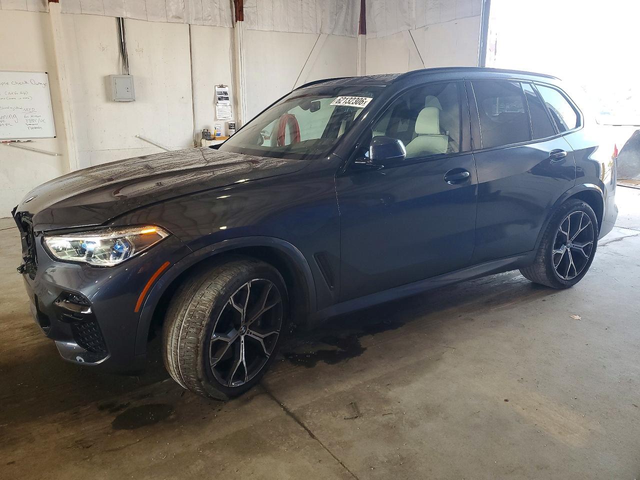 2022 BMW X5 xDrive40I - zdjęcie główne