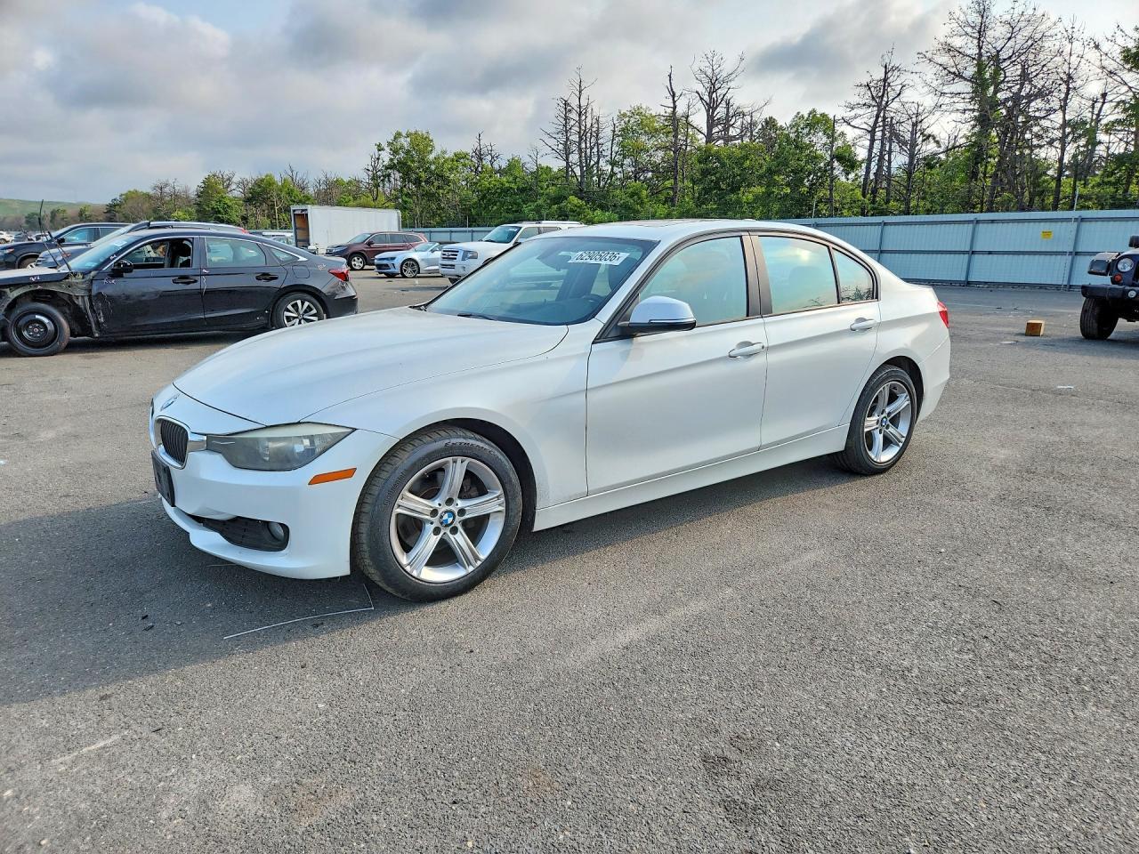 2013 BMW 320 I xDrive - zdjęcie główne