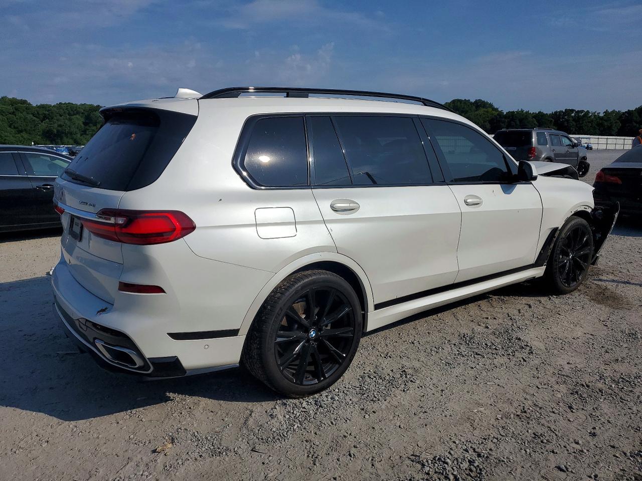2020 BMW X7 xDrive40I - zdjęcie 3