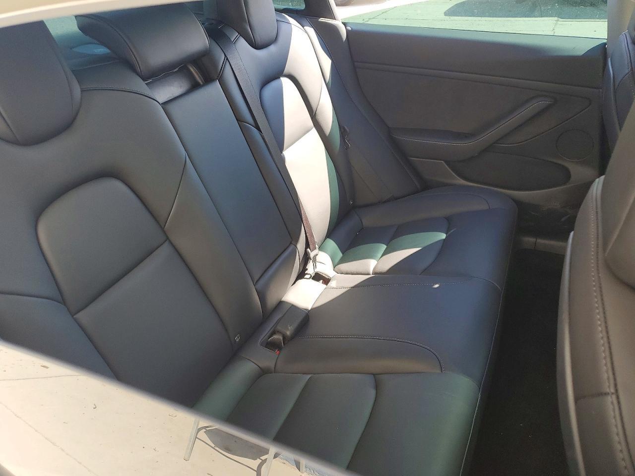 2022 Tesla Model 3 - zdjęcie 10