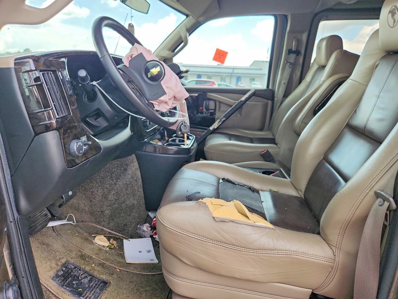 2017 Chevrolet Express G2500 - zdjęcie 7