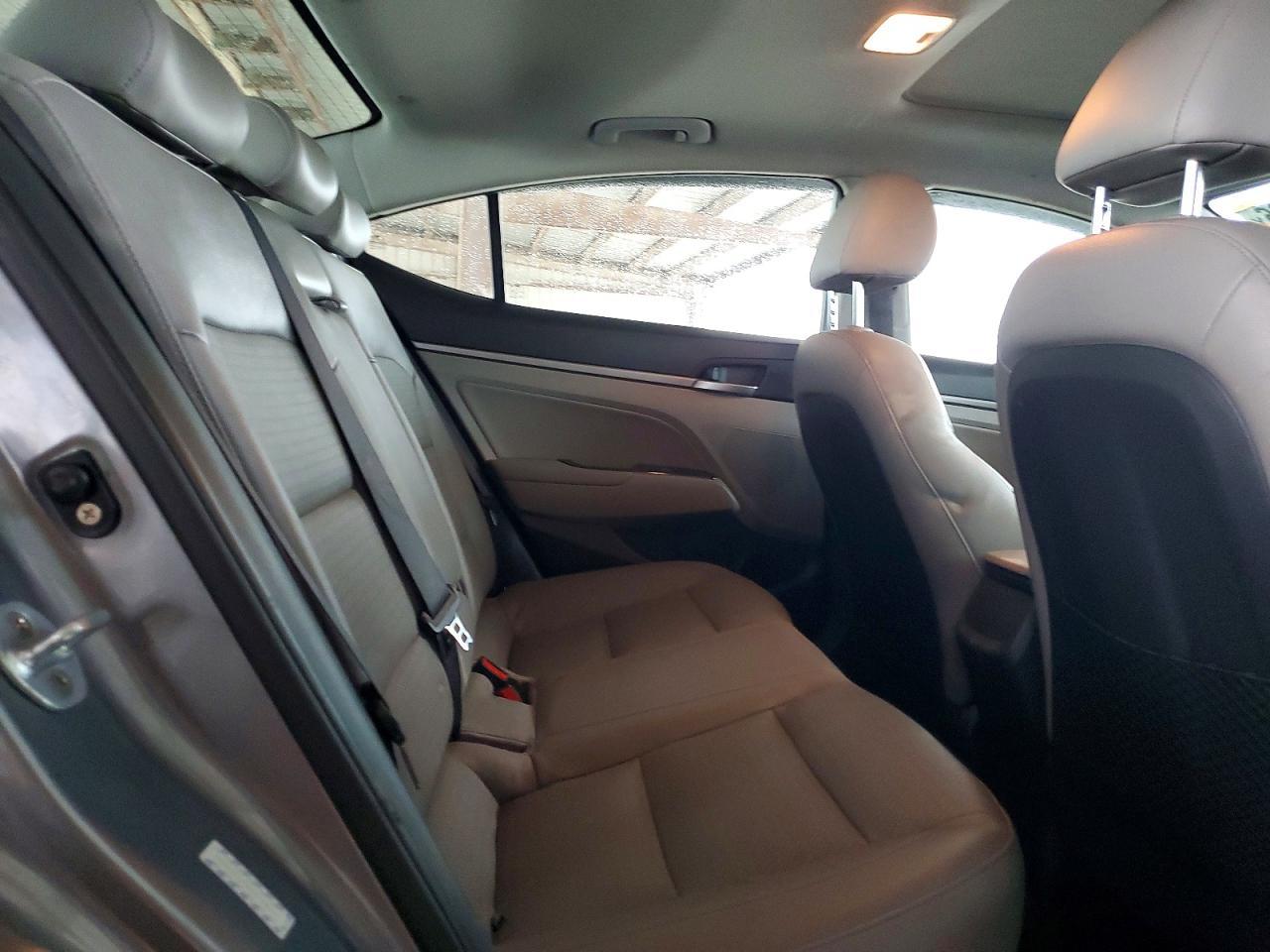 2017 Hyundai Elantra Limited - zdjęcie 10