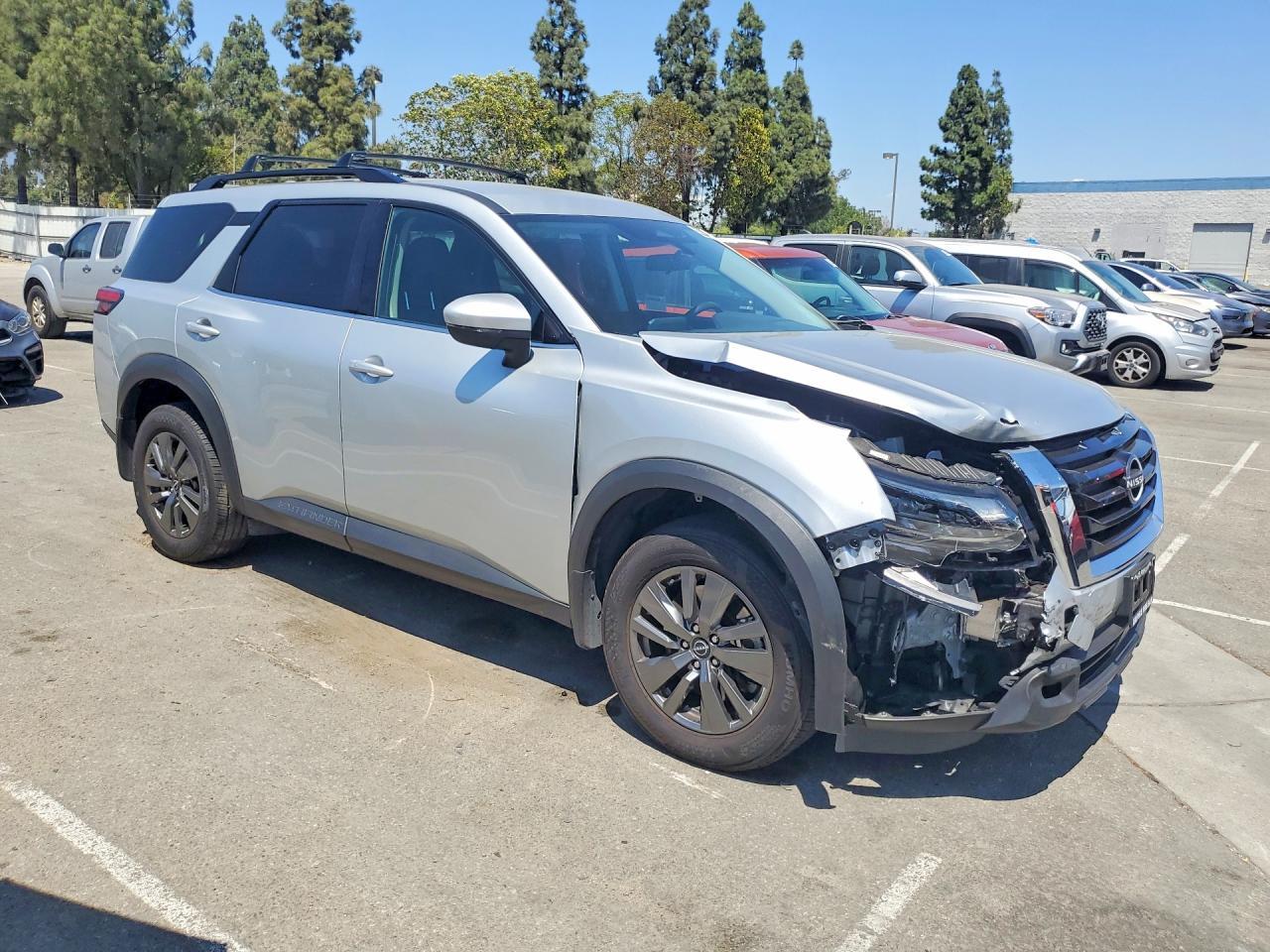 2025 Nissan Pathfinder Sv - zdjęcie 4