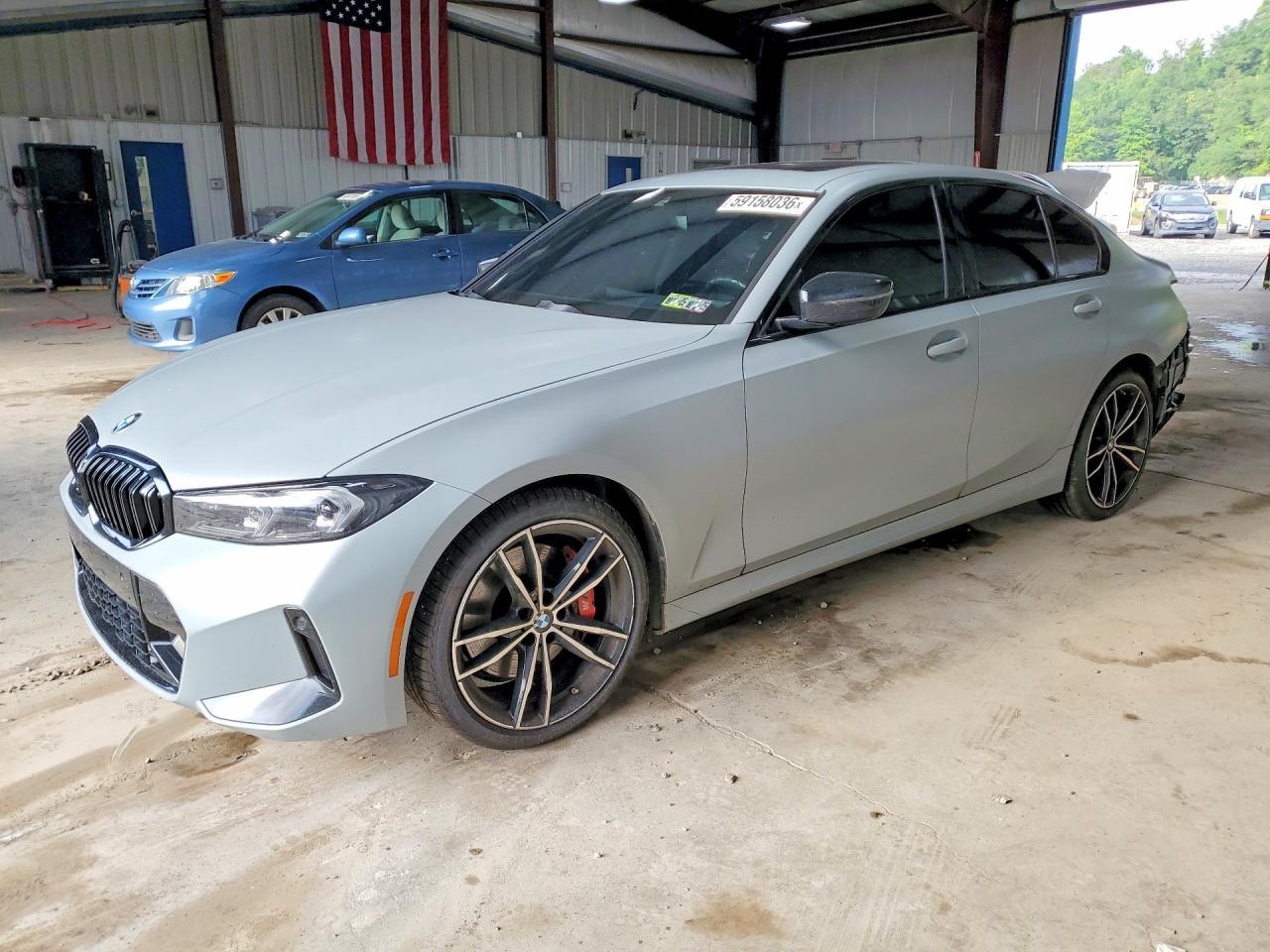 2023 BMW Seria 3 330i - zdjęcie główne