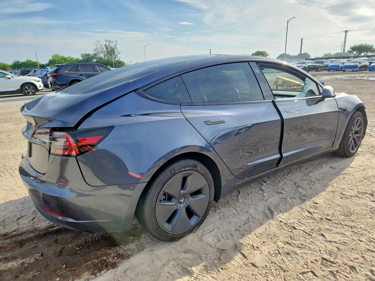 2023 Tesla Model 3 - zdjęcie 3