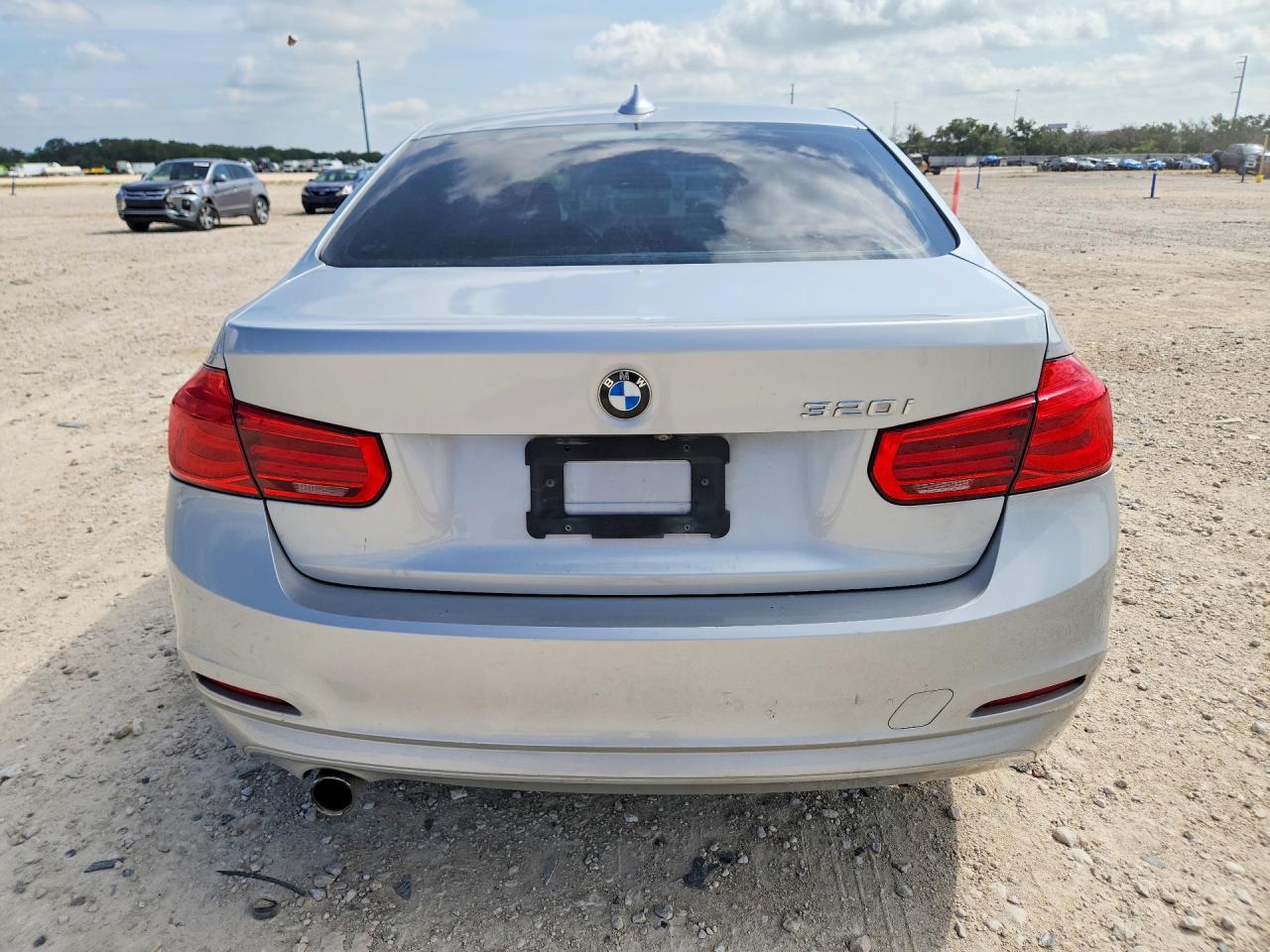 2018 BMW 320 I - zdjęcie 6