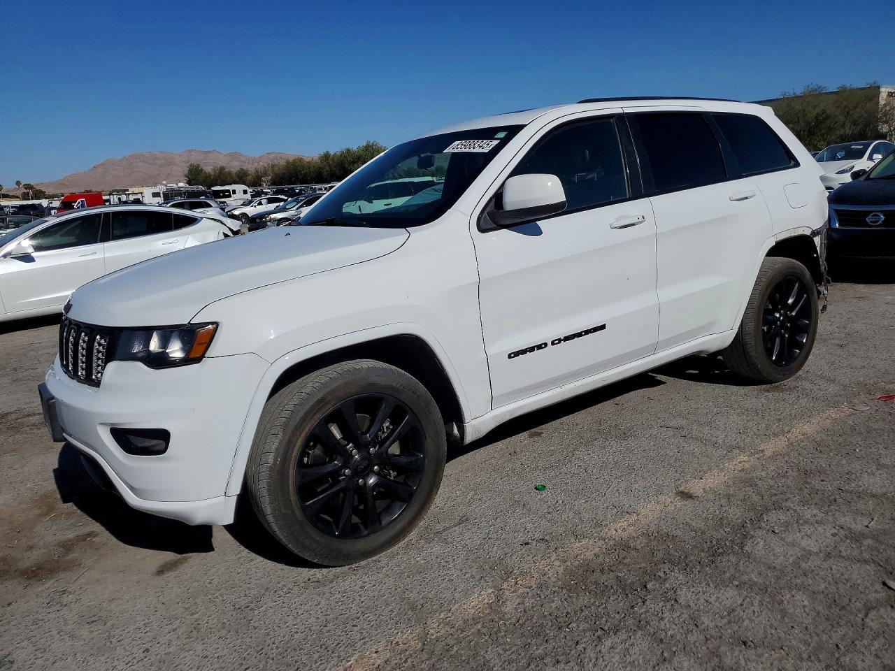 2021 Jeep Grand Cherokee Laredo - zdjęcie główne
