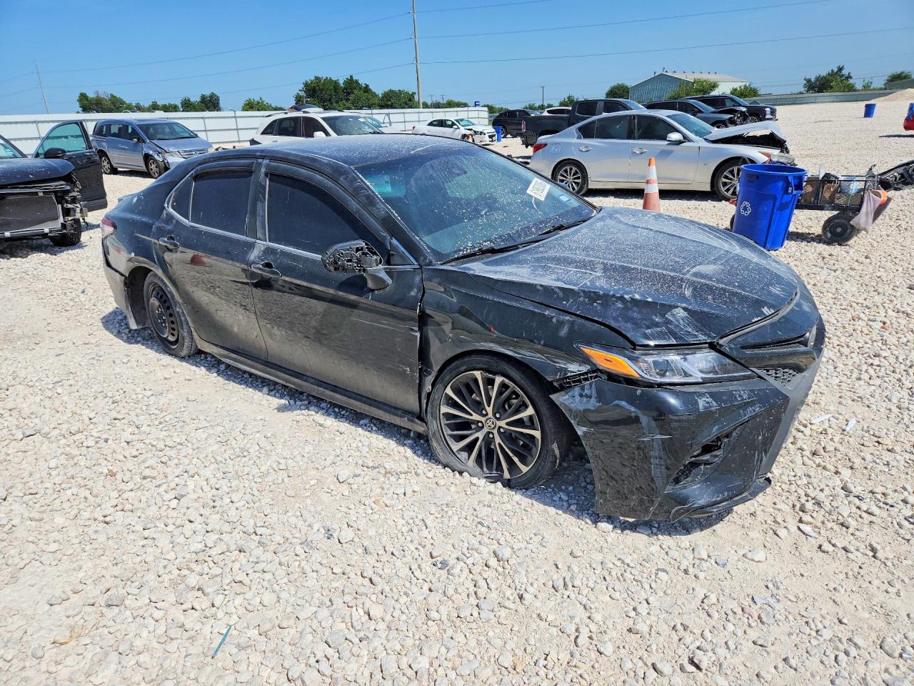 2020 Toyota Camry Se - zdjęcie 4