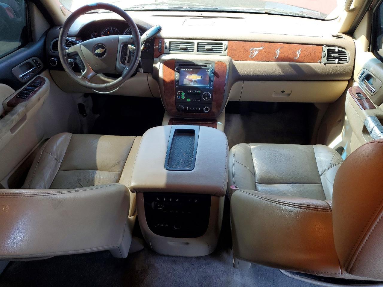 2014 Chevrolet Suburban K1500 Ltz - zdjęcie 8